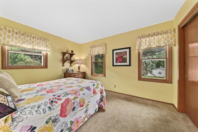 2355 Guinevere DRIVE, Brookfield, WI 53045