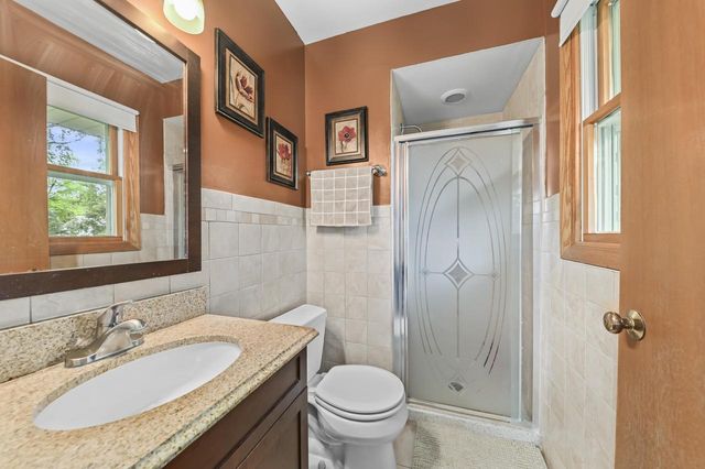 2355 Guinevere DRIVE, Brookfield, WI 53045