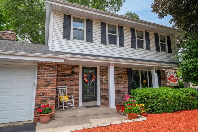 2355 Guinevere DRIVE, Brookfield, WI 53045
