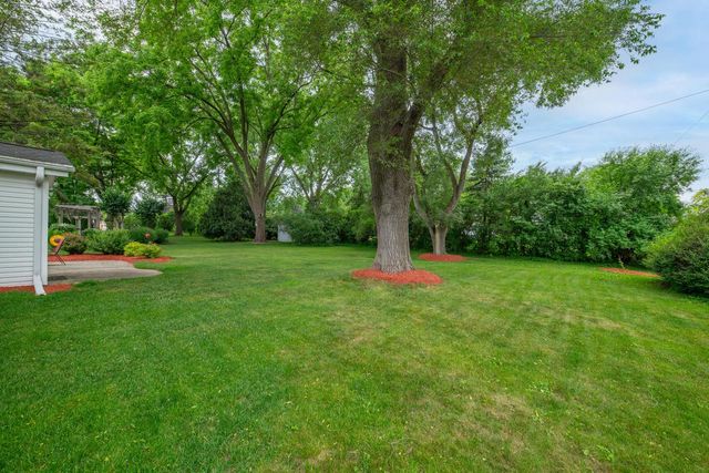 2355 Guinevere DRIVE, Brookfield, WI 53045