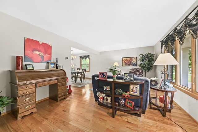 2355 Guinevere DRIVE, Brookfield, WI 53045