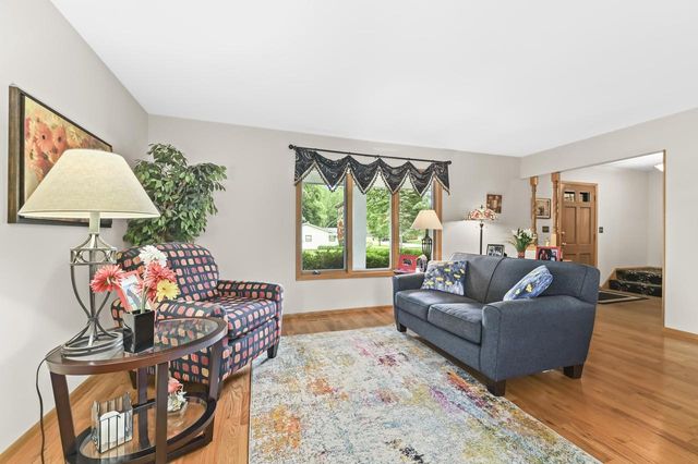2355 Guinevere DRIVE, Brookfield, WI 53045
