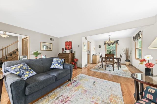 2355 Guinevere DRIVE, Brookfield, WI 53045