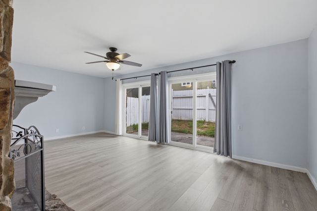 200 Raintree Dr, Hermitage, TN 37076
