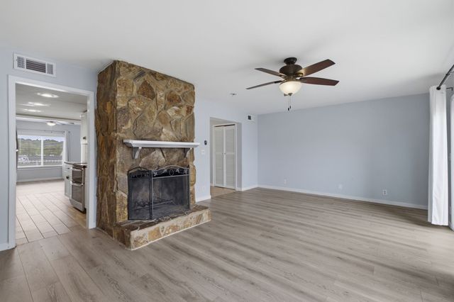 200 Raintree Dr, Hermitage, TN 37076
