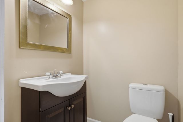 200 Raintree Dr, Hermitage, TN 37076