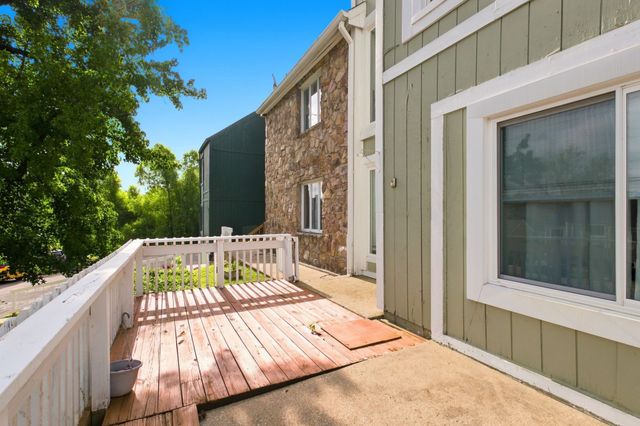 200 Raintree Dr, Hermitage, TN 37076