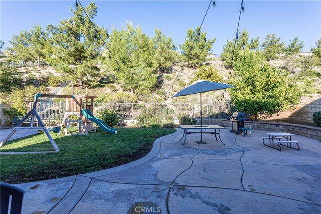 19245 Graham Lane, Saugus, CA 91350