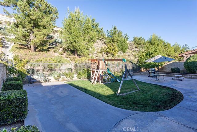 19245 Graham Lane, Saugus, CA 91350