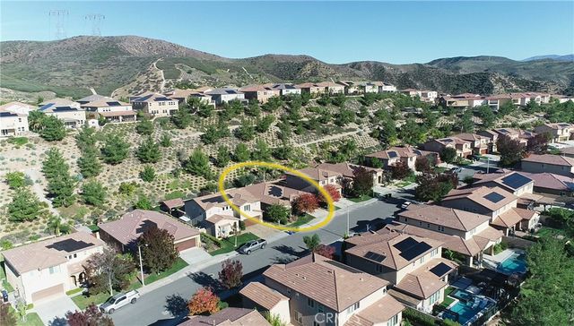 19245 Graham Lane, Saugus, CA 91350