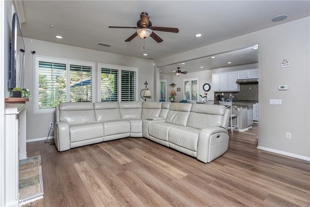 19245 Graham Lane, Saugus, CA 91350