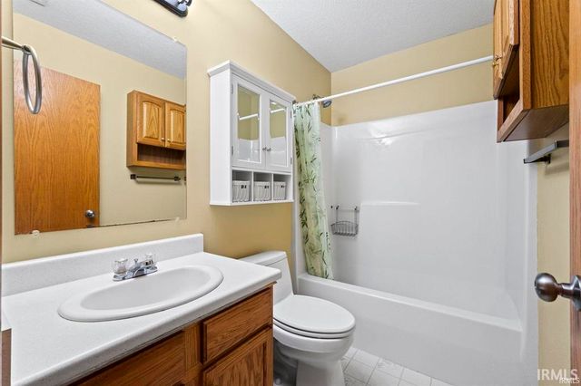 4110 Three Oaks Drive, Fort Wayne, IN 46809