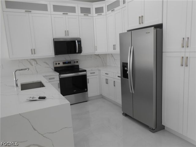 320 Poplar ST, Lehigh Acres, FL 33974