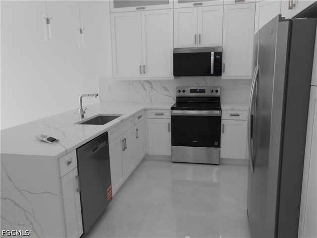 320 Poplar ST, Lehigh Acres, FL 33974