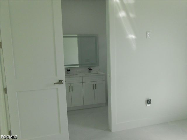 320 Poplar ST, Lehigh Acres, FL 33974