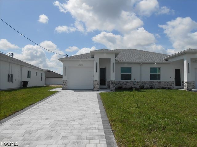 320 Poplar ST, Lehigh Acres, FL 33974