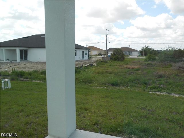 320 Poplar ST, Lehigh Acres, FL 33974