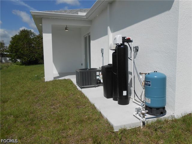 320 Poplar ST, Lehigh Acres, FL 33974