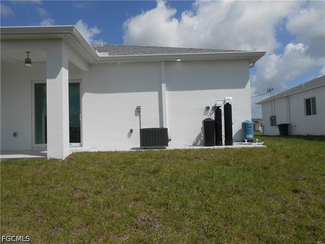 320 Poplar ST, Lehigh Acres, FL 33974