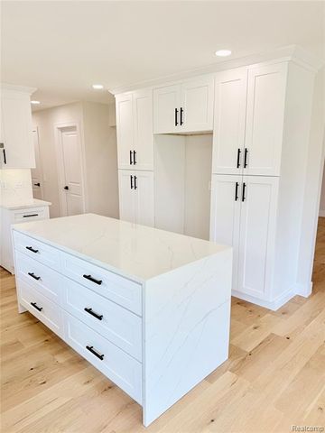 51073 Pinewood Drive, Macomb, MI 48042