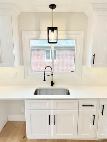 51073 Pinewood Drive, Macomb, MI 48042