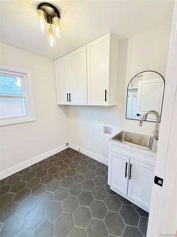 51073 Pinewood Drive, Macomb, MI 48042