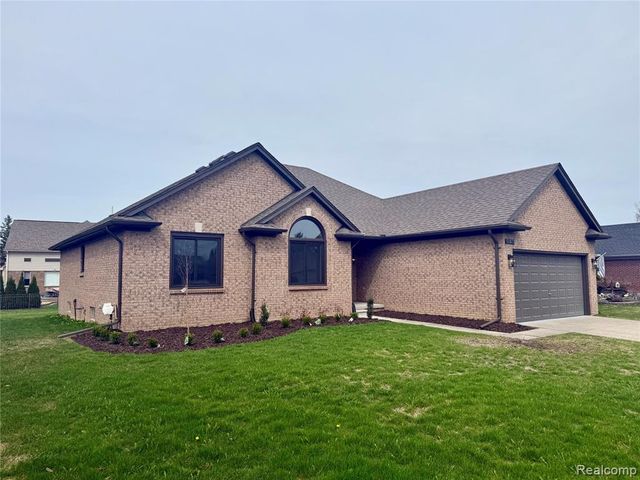 51073 Pinewood Drive, Macomb, MI 48042