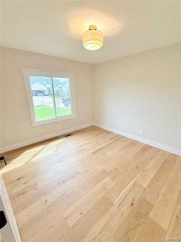 51073 Pinewood Drive, Macomb, MI 48042