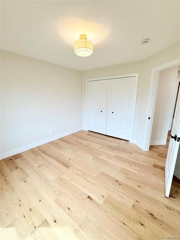 51073 Pinewood Drive, Macomb, MI 48042