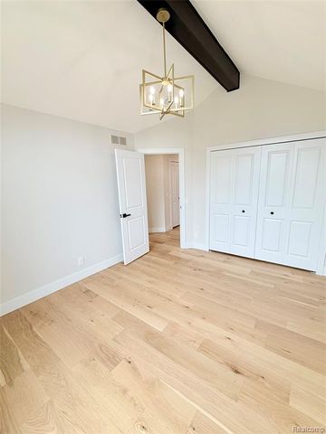 51073 Pinewood Drive, Macomb, MI 48042