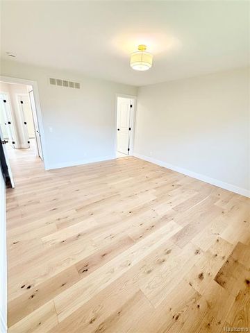 51073 Pinewood Drive, Macomb, MI 48042