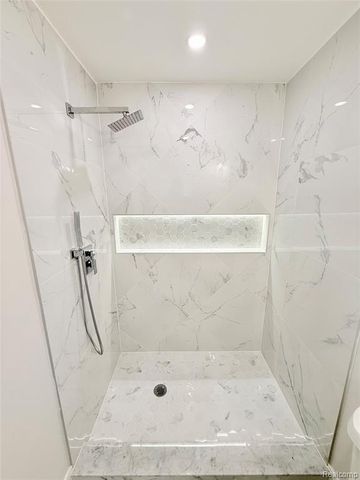 51073 Pinewood Drive, Macomb, MI 48042