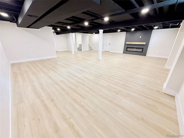 51073 Pinewood Drive, Macomb, MI 48042