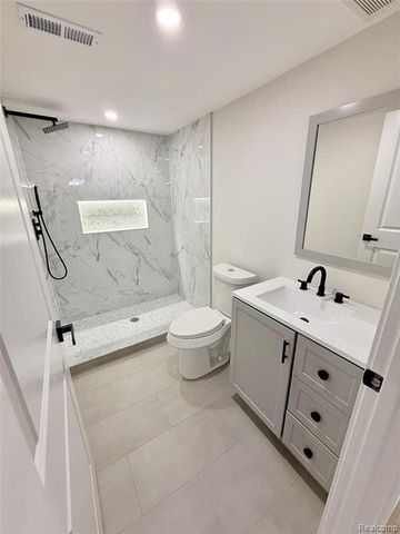 51073 Pinewood Drive, Macomb, MI 48042