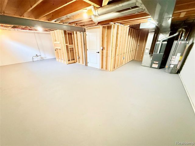 51073 Pinewood Drive, Macomb, MI 48042