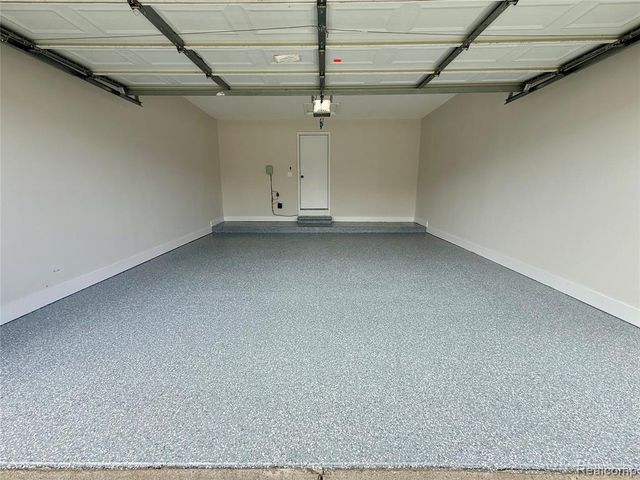 51073 Pinewood Drive, Macomb, MI 48042