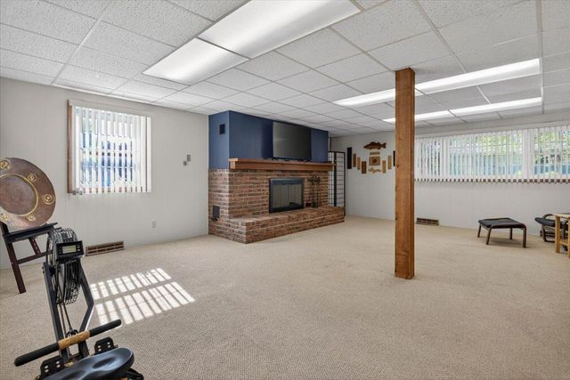 1823 Timberledge Drive, Cedar Falls, IA 50613
