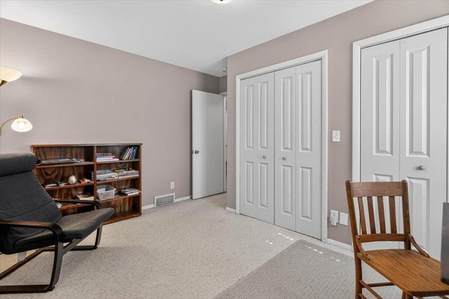 1823 Timberledge Drive, Cedar Falls, IA 50613
