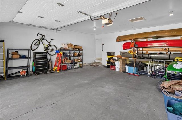 1823 Timberledge Drive, Cedar Falls, IA 50613
