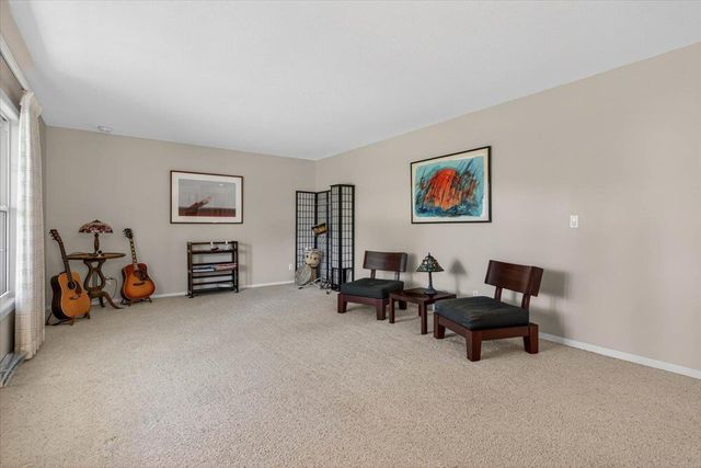 1823 Timberledge Drive, Cedar Falls, IA 50613