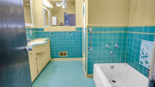 8331 Jackson, Paramount, CA 90723
