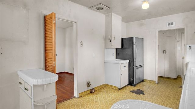 8331 Jackson, Paramount, CA 90723