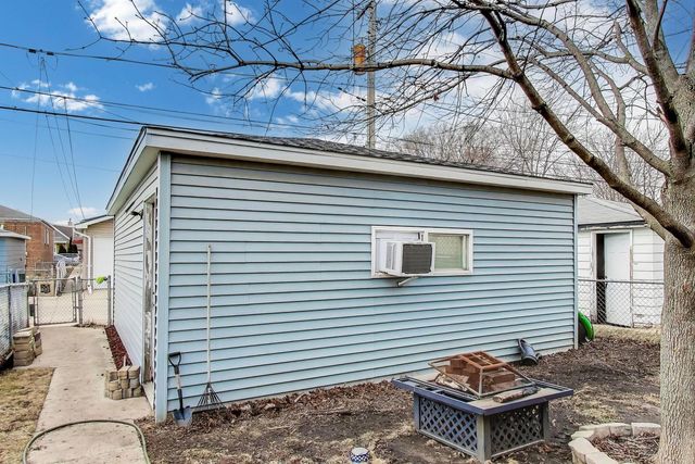 7772 Lavergne Avenue, Burbank, IL 60459