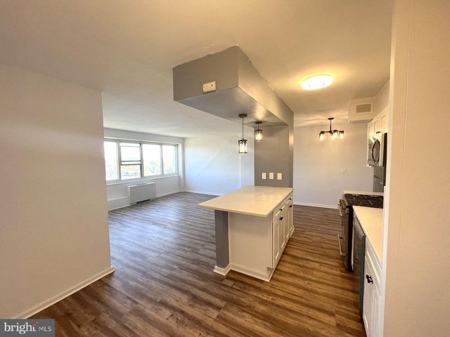 1204 BARCLAY TOWERS, Cherry Hill, NJ 08034