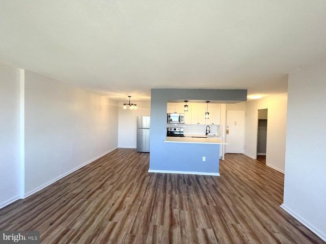 1204 BARCLAY TOWERS, Cherry Hill, NJ 08034