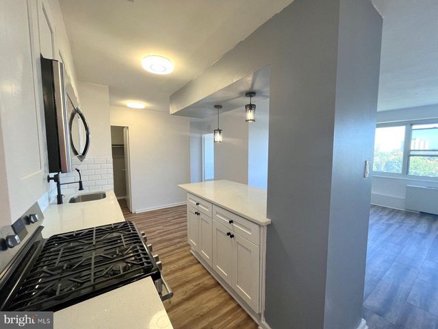 1204 BARCLAY TOWERS, Cherry Hill, NJ 08034