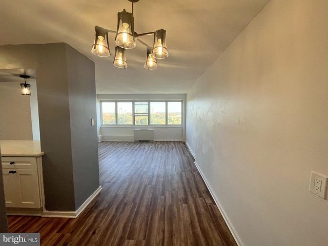 1204 BARCLAY TOWERS, Cherry Hill, NJ 08034