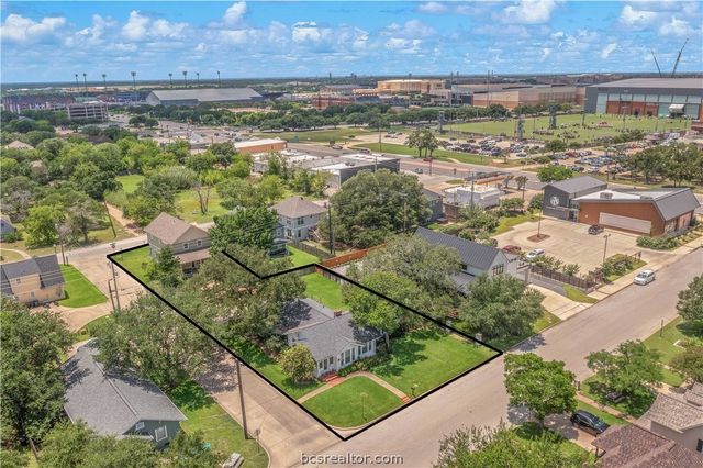 208 Fairview Avenue, College Station, TX 77840