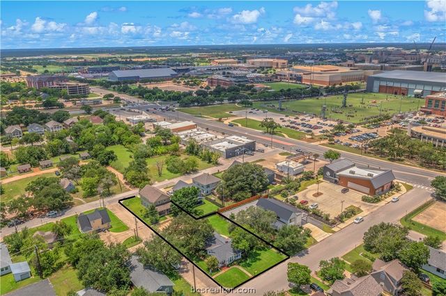208 Fairview Avenue, College Station, TX 77840