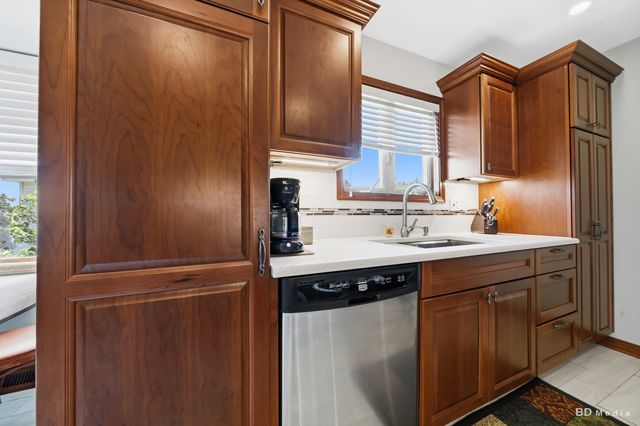 15155 Ridgeway Avenue, Midlothian, IL 60445